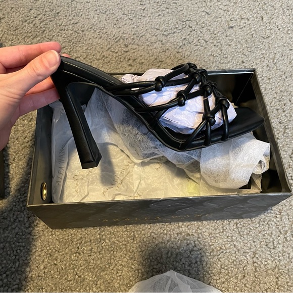 NWT Square Toe Heels in 7.5 - Picture 10 of 10